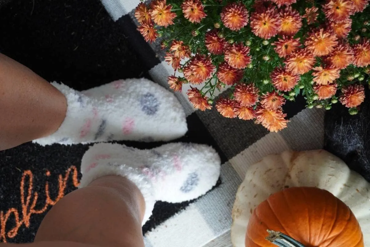Aromasoles Non-Skid 2-pack Lavender Rose Shea Butter Infused Slipper Socks with Grips Fuzzy Cozy Winter Soft Fluffy Socks for Women's Day Gift