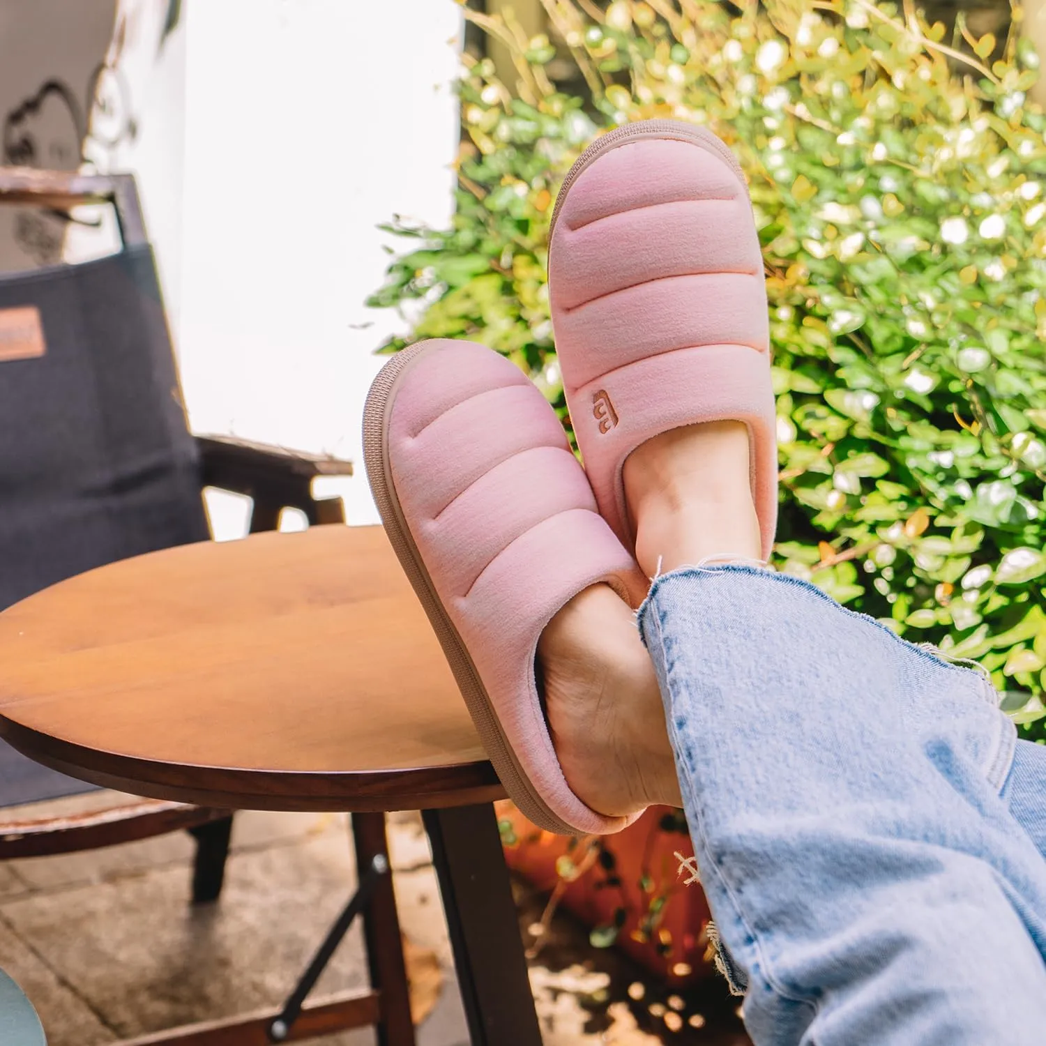 LongBay Women's House Slippers Ultra-Soft Memory Foam Bedroom Shoes Slip On Clogs for Indoor Outdoor