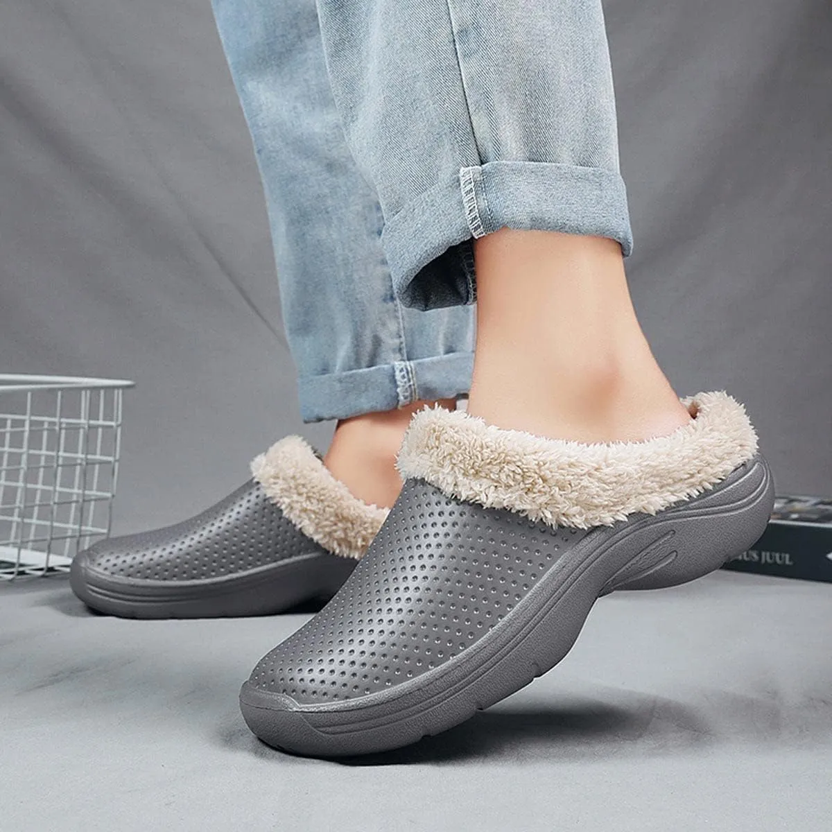 Meidiastra Women’s Mens Fur Lined Clogs Slipper Lightweight Waterproof House Slippers