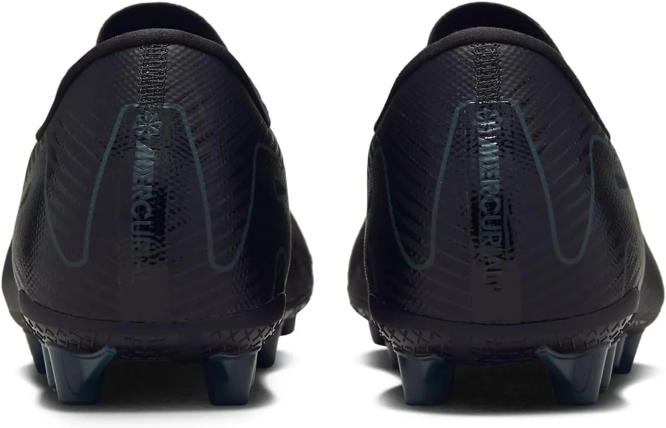 NIKE Men's Sneaker