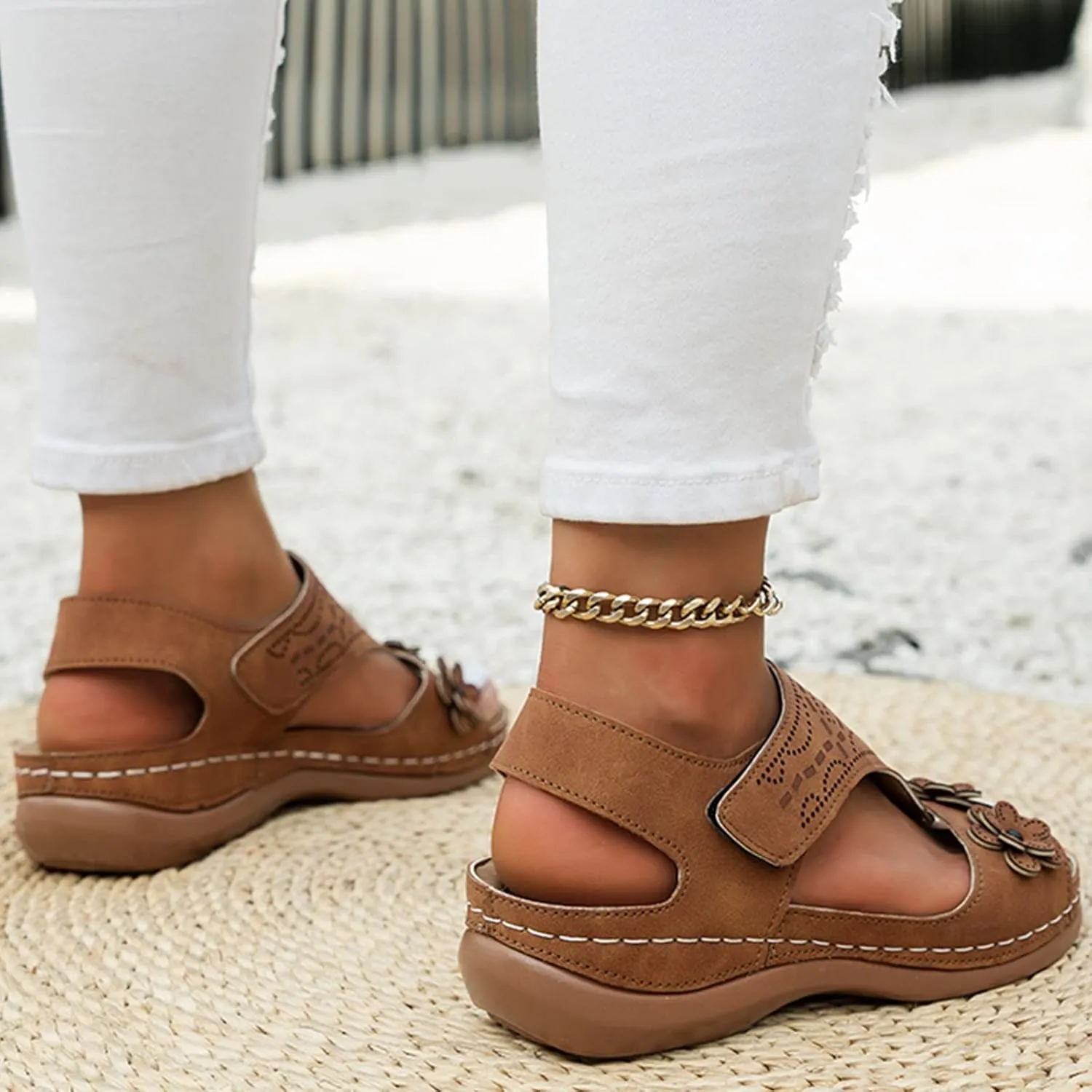 Plantar Fasciitis Sandals Women Memory Foam Womens Orthopedic Walking Shoes Black Flat Sandals for Women Arch Support Slides for Women Extra Wide Womens Sandals Planter Fasciitis Sandals for Women