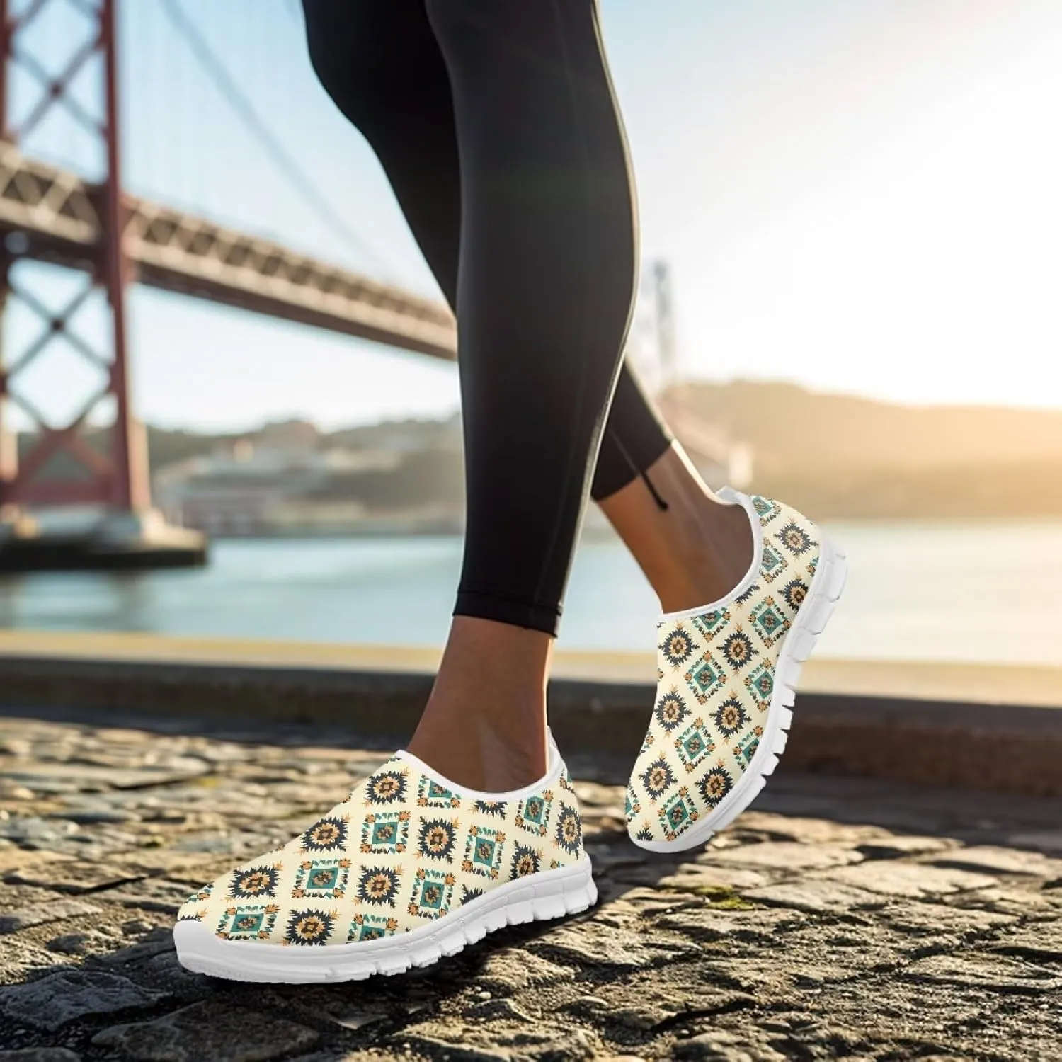 Slip On Shoes for Women Low Cut Non Slip Casual Walking Shoes Lightweight Sports Running Tennis Sneakers US5.5-11.5