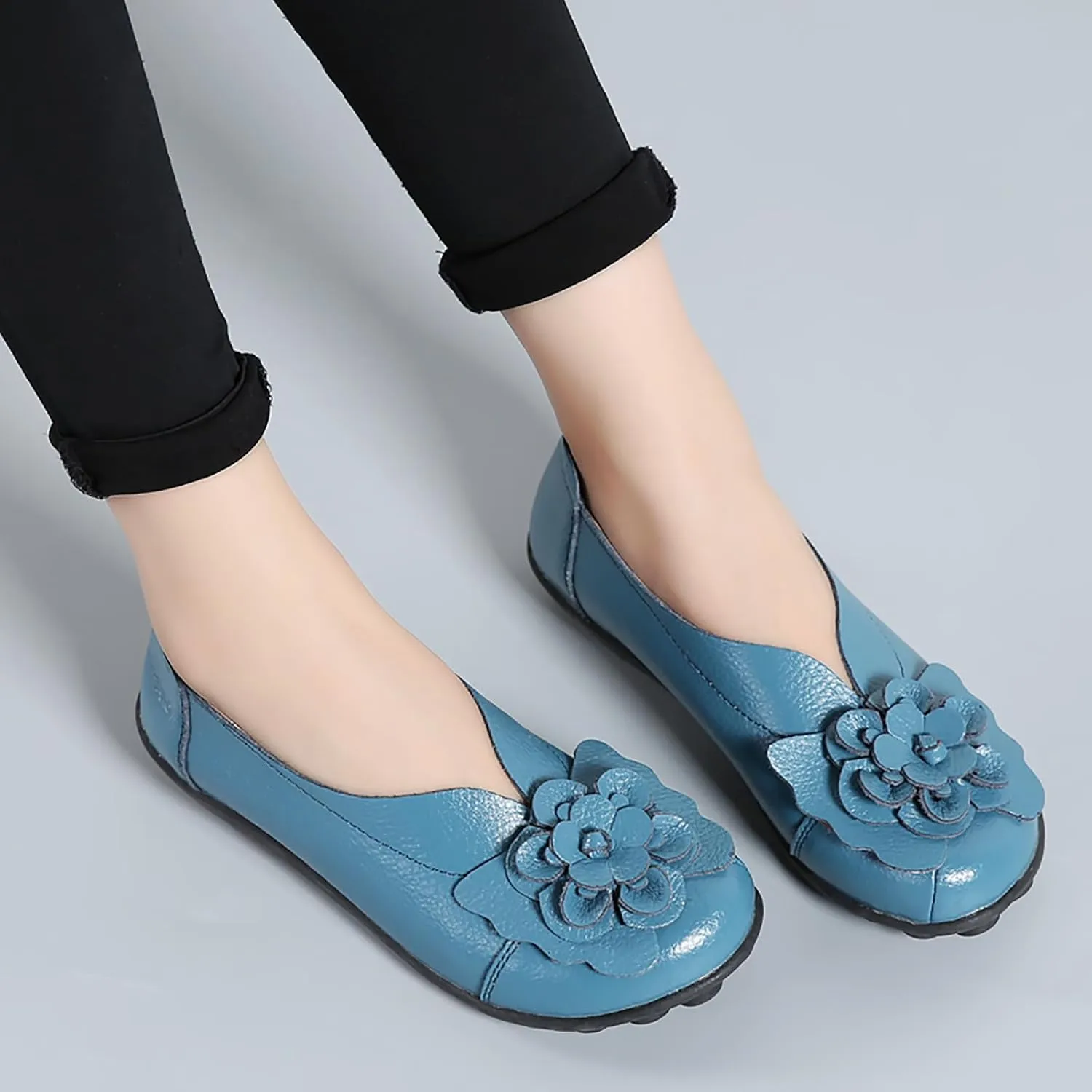 Solaud Women's Comfortable Loafers Soft Slip on Casual Round Toe Moccasins Driving Flats Work Walking Shoes
