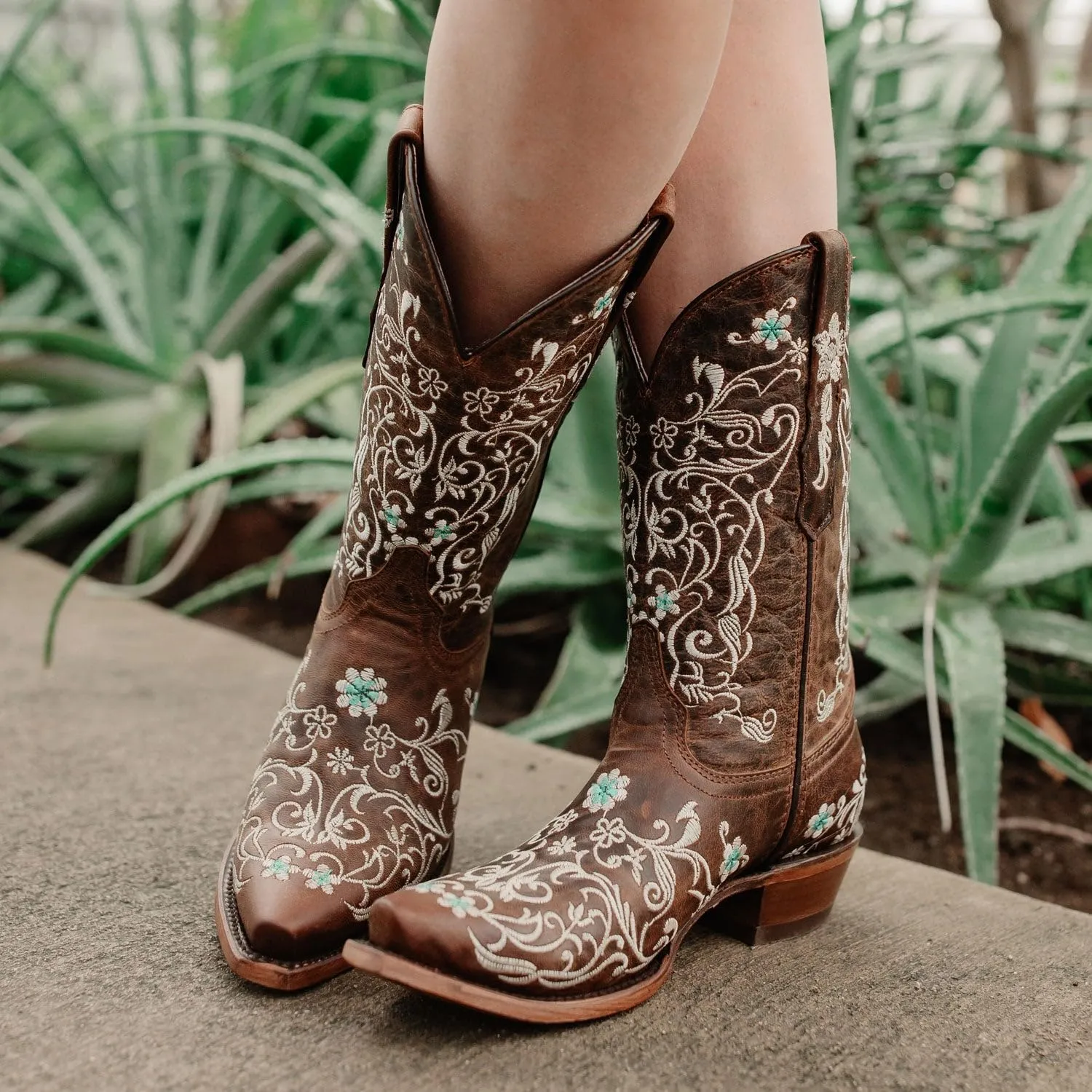 Soto Boots Women's Dahlia Vintage Flower Embroidery Cowgirl Boots, Geniune Leather Handcrafted Boots M50042 Brown