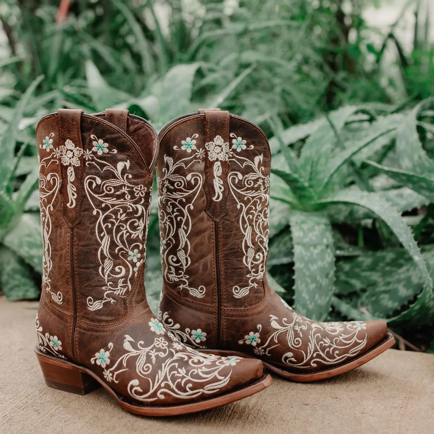 Soto Boots Women's Dahlia Vintage Flower Embroidery Cowgirl Boots, Geniune Leather Handcrafted Boots M50042 Brown