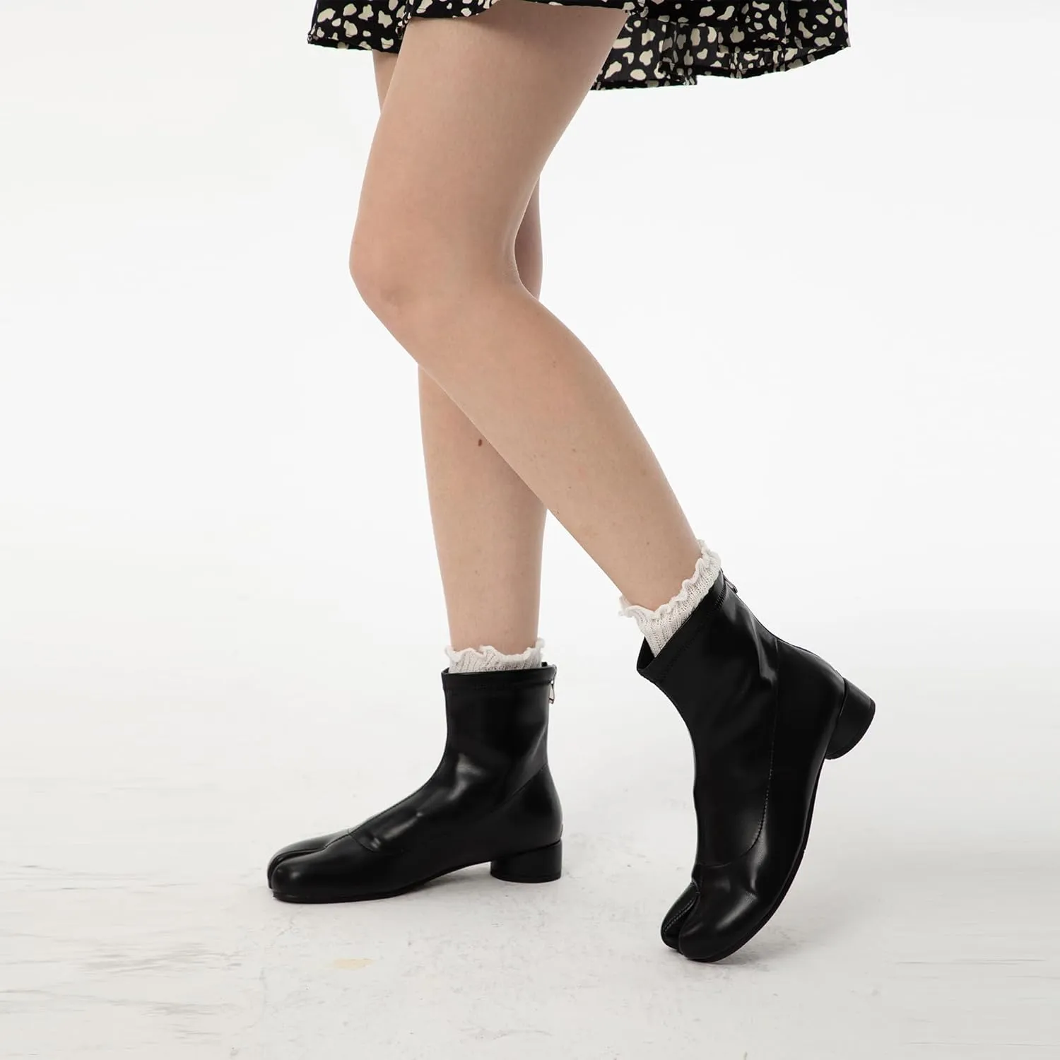 Split Toe Ankle Boots for Women Tabi Japanese Ninja Shoes Low Chunky Heels Booties, Stretch Artificial Leather Boots Back Zipper