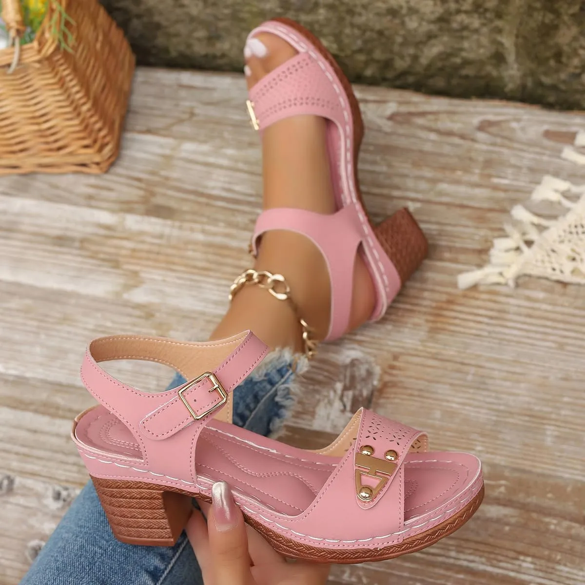 Women's Summer Casual Sandals 2025 Solid Color Comfort Chunky Heel Adjustable Sandals for Summer Beach Vacation