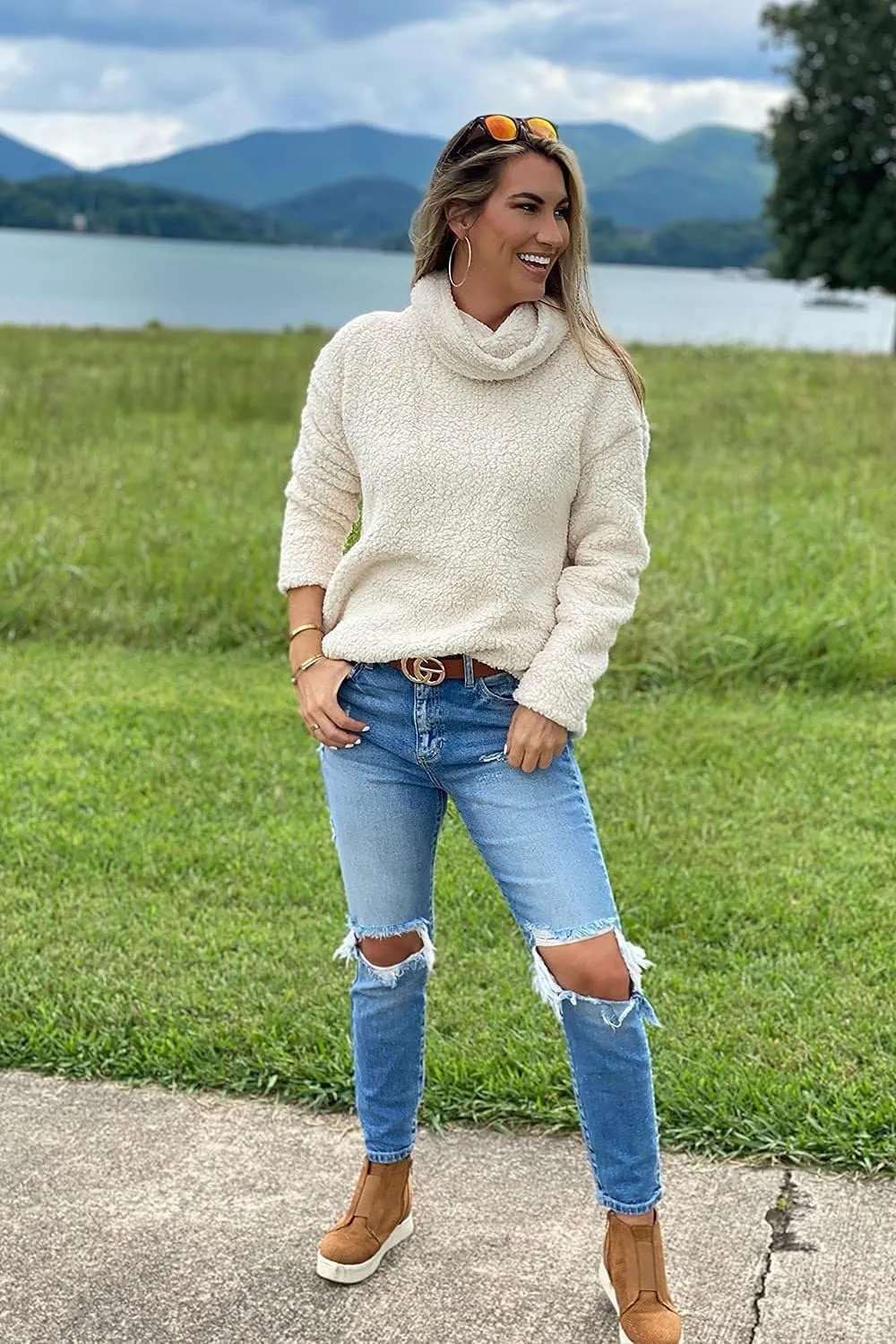 yoeasy Women's Turtleneck Fuzzy Fleece Sweatshirt Sherpa Warm Long Sleeve Pullover Jumper Tops